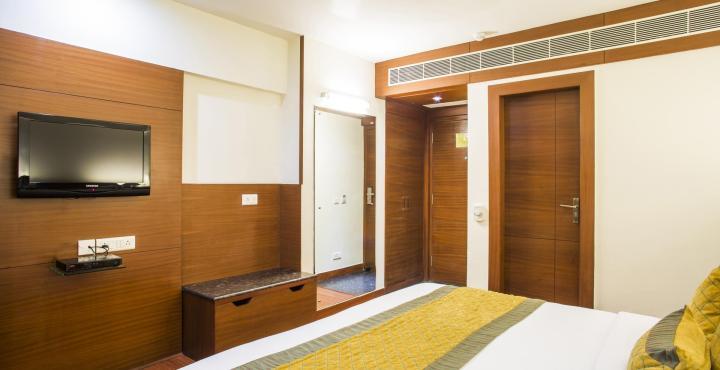 โฮเต็ล รอยัล คลิฟฟ์ Hotel กานปูร์ ภายนอก รูปภาพ