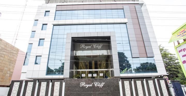 โฮเต็ล รอยัล คลิฟฟ์ Hotel กานปูร์ ภายนอก รูปภาพ