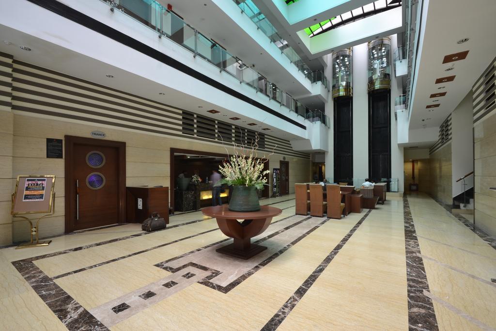 โฮเต็ล รอยัล คลิฟฟ์ Hotel กานปูร์ ภายนอก รูปภาพ