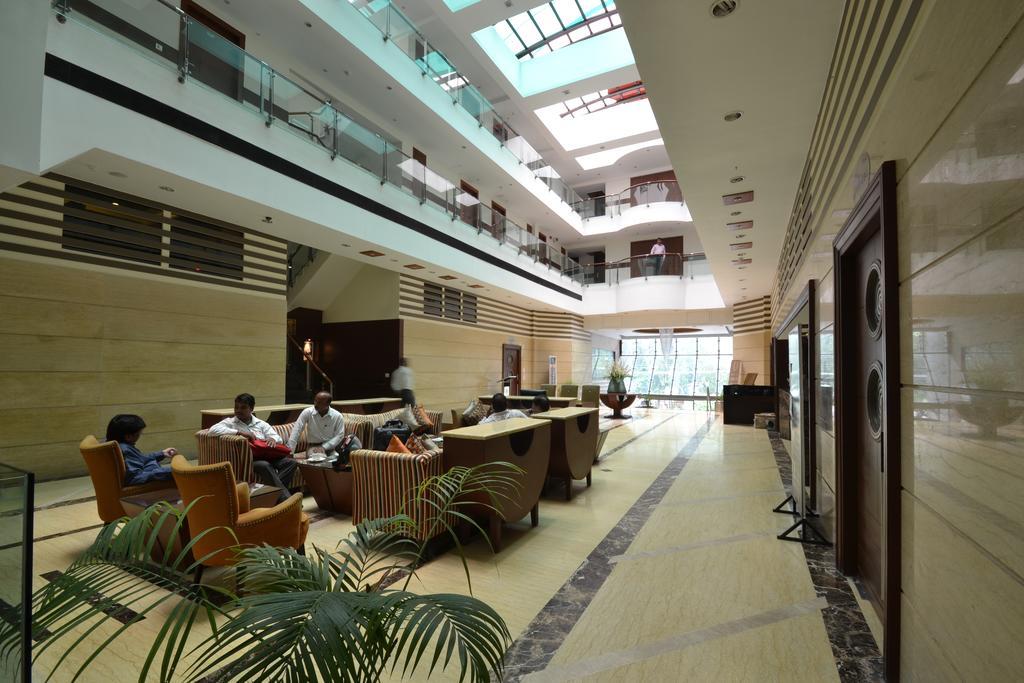 โฮเต็ล รอยัล คลิฟฟ์ Hotel กานปูร์ ภายนอก รูปภาพ