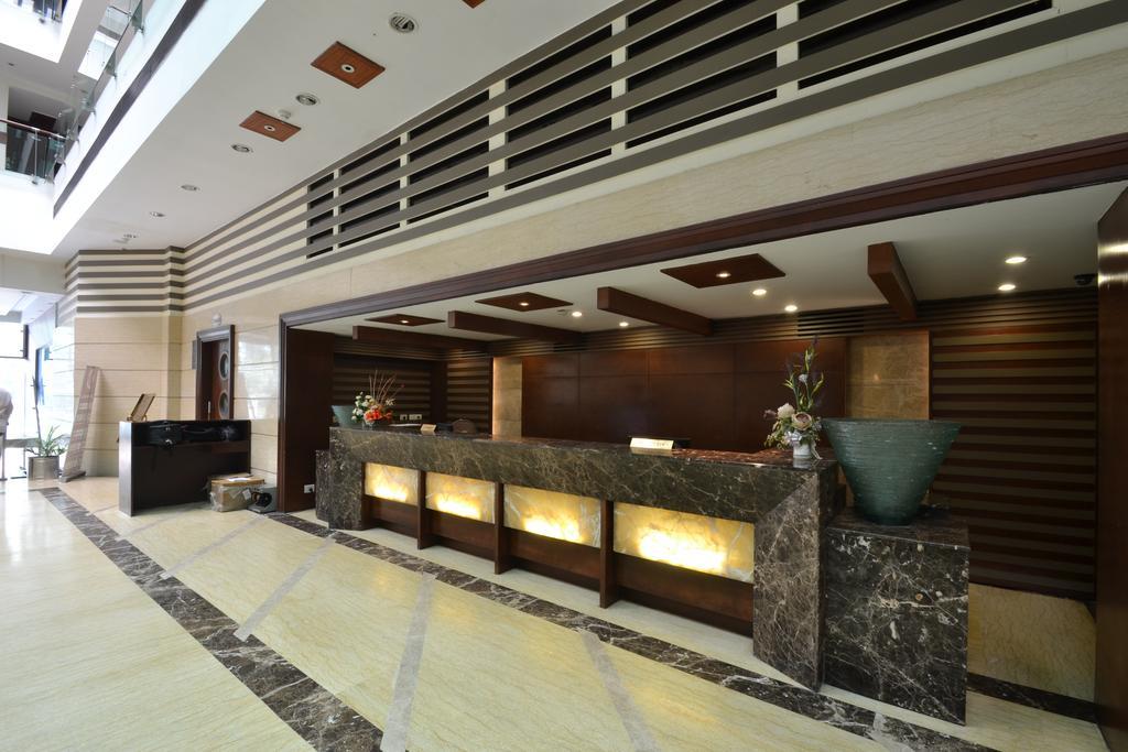 โฮเต็ล รอยัล คลิฟฟ์ Hotel กานปูร์ ภายนอก รูปภาพ