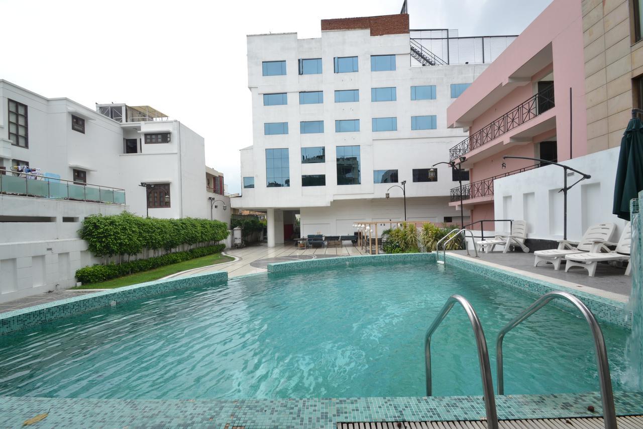 โฮเต็ล รอยัล คลิฟฟ์ Hotel กานปูร์ ภายนอก รูปภาพ