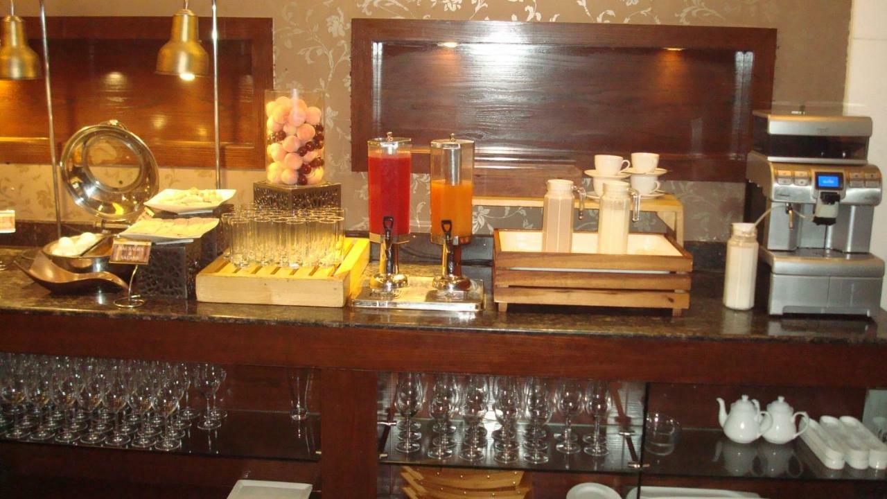 โฮเต็ล รอยัล คลิฟฟ์ Hotel กานปูร์ ภายนอก รูปภาพ